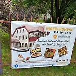 Kahe Magamistoaga Votmeteta Ja Eraldi Sissepaeaesuga Esimesel Korrusel Korter, Sobilik Peredele, Lemmikloomad Lubatud *