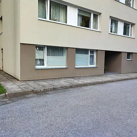 Apartment Kahe Magamistoaga Korter: Peresobiv Ja Lemmikloomasõbralik Tartu