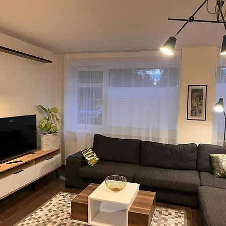 Apartman Kahe Magamistoaga Korter: Peresobiv Ja Lemmikloomasõbralik *