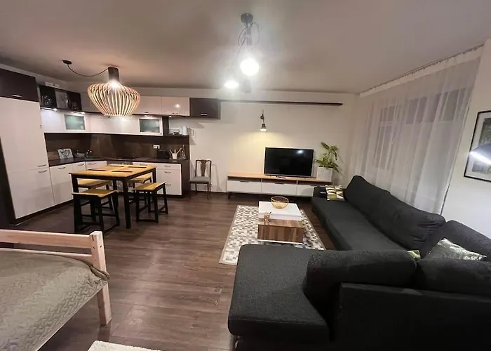 Kahe Magamistoaga Votmeteta Ja Eraldi Sissepaeaesuga Esimesel Korrusel Korter, Sobilik Peredele, Lemmikloomad Lubatud 公寓 塔尔图