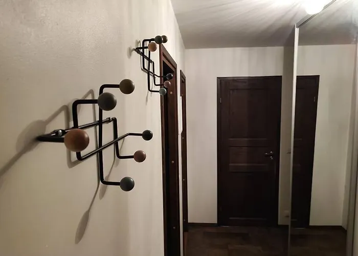 Kahe Magamistoaga Votmeteta Ja Eraldi Sissepaeaesuga Esimesel Korrusel Korter, Sobilik Peredele, Lemmikloomad Lubatud