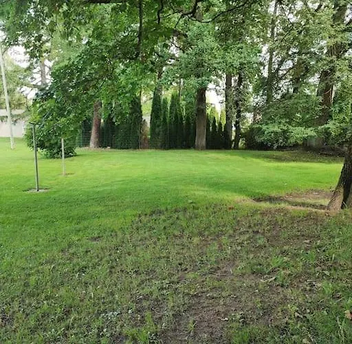 Kahe Magamistoaga Votmeteta Ja Eraldi Sissepaeaesuga Esimesel Korrusel Korter, Sobilik Peredele, Lemmikloomad Lubatud 塔尔图